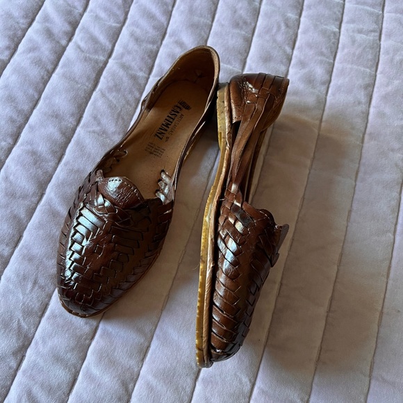 Artisan made Huarache sandals in Chocolate brown color. - Picture 7 of 11